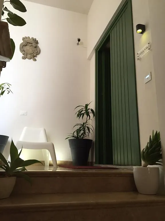 *** Bed & Breakfast Dimora Di Charme Cassaro 168 Bed and Breakfast Marsala Italien